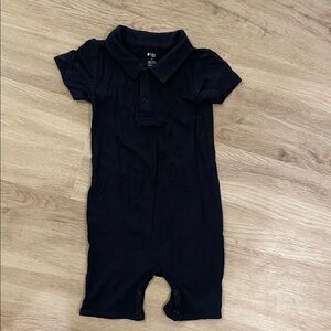 Kyte BABY Black Polo Shortall